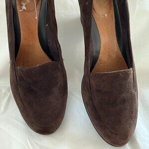beautiful Clarks Artisan wedge/pumps - brown suede uppers - 10M
